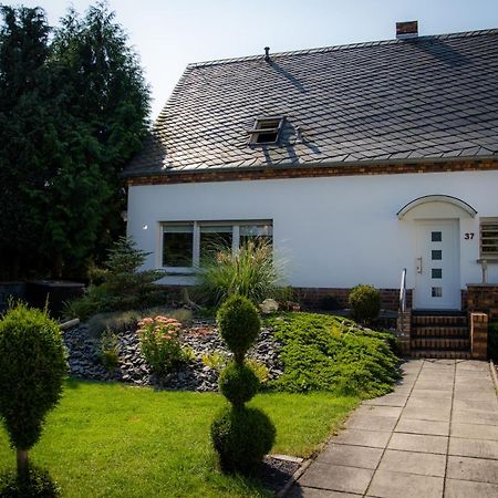 Unterschlupf Radeberg Mit Garten & Whirlpool Bagian luar foto