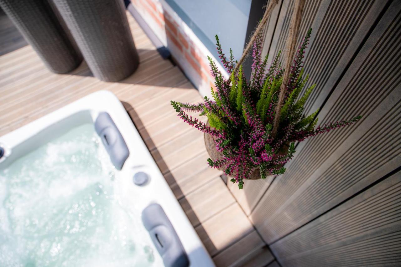 Unterschlupf Radeberg Mit Garten & Whirlpool Bagian luar foto